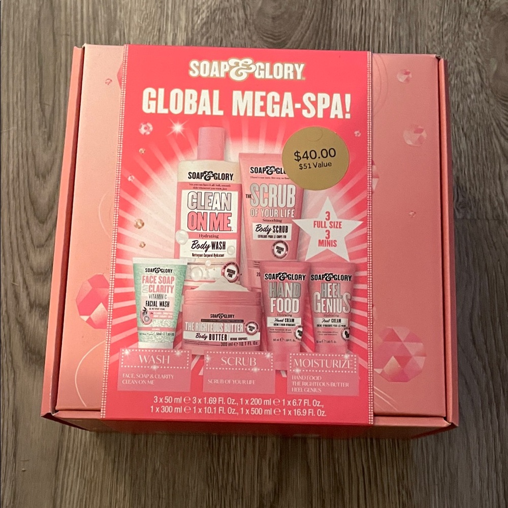 Soap & Glory Global Mega-Spa! Gift Set - Pink